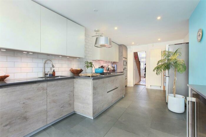 5 Bedroom Terraced House To Rent In Gaskarth Road, Clapham South, London, SW12