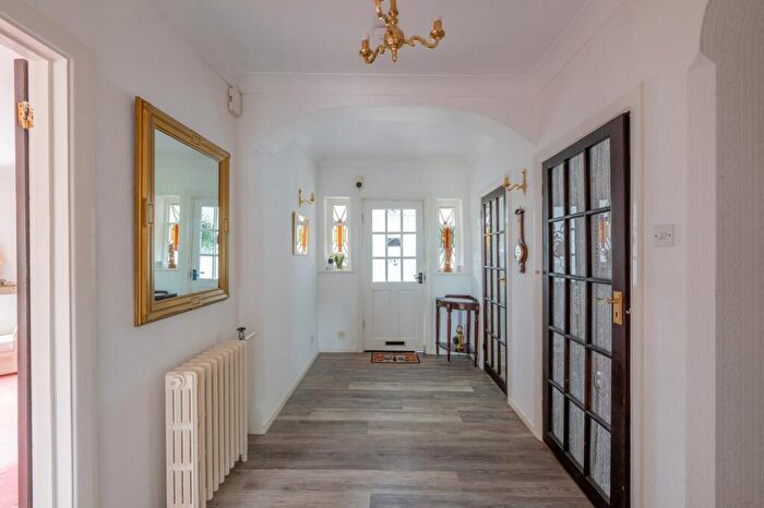 5 Bedroom Detached House For Sale In Duffield Lane, Stoke Poges, SL2