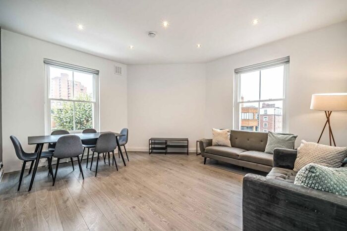 3 Bedroom Flat To Rent In Kings Road, London, SW10