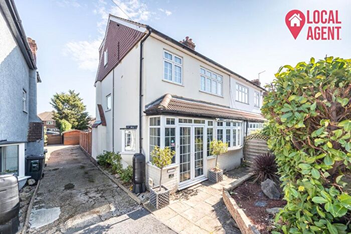 4 Bedroom Semi Detached House For Sale In Vale Road, Dartford, DA1