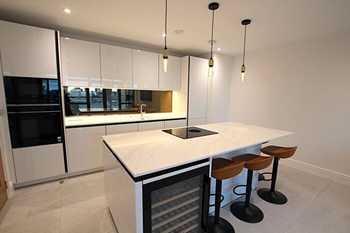 2 Bedroom Apartment To Rent In Deansgate, Manchester, NO1