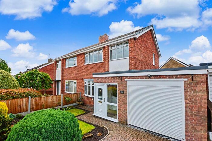 3 Bedroom Semi-Detached House For Sale In Repton Drive, Ilkeston, DE7