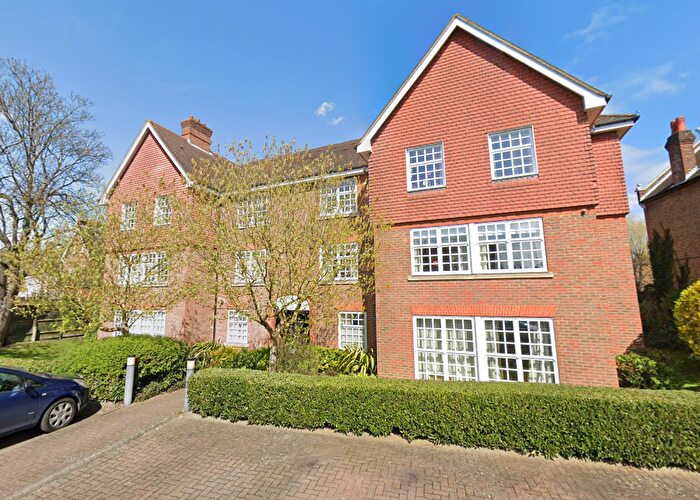 2 Bedroom Apartment To Rent In Richmond Road, Kingston Upon Thames, Surrey, KT2