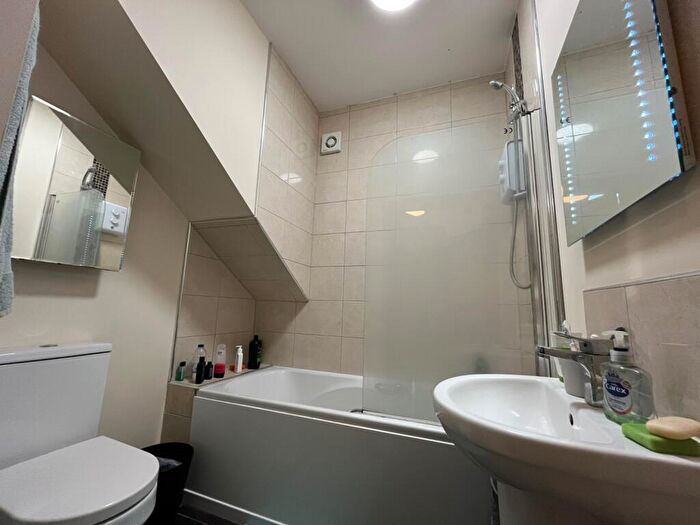 6 Bedroom Terraced House To Rent In Flora Street, Cathays, CF24