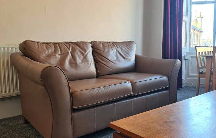 2 Bedroom Flat To Rent In Comiston Road, Morningside, Edinburgh, EH10