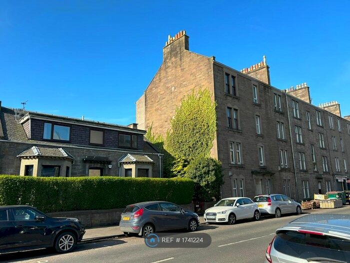2 Bedroom Flat To Rent In Clepington Road, Dundee, DD3