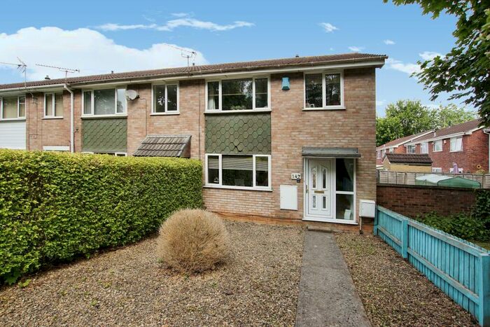 3 Bedroom End Of Terrace House For Sale In Maisemore, Yate, Bristol, Gloucestershire, BS37