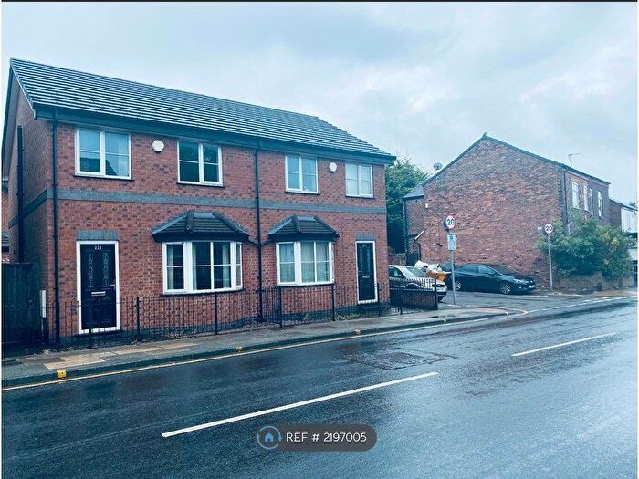 3 Bedroom Semi-Detached House To Rent In Partington Lane, Swinton, Manchester, M27