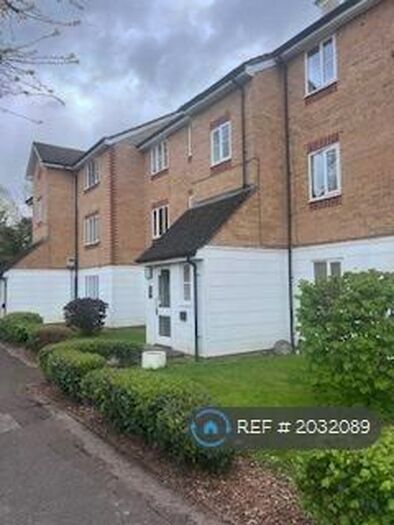 2 Bedroom Flat To Rent In Chipstead Close, Sutton, SM2