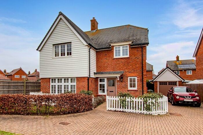 4 Bedroom Detached House For Sale In Bedroom Bathroom Detached House, Russell Road, Marden, TN12