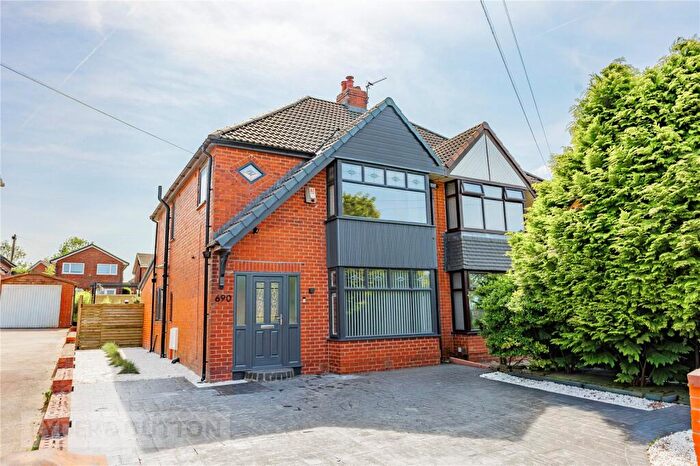 4 Bedroom Semi Detached House For Sale In Ripponden Road, Moorside, Oldham, OL4