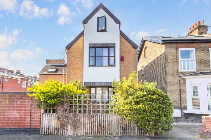 1 Bedroom Property To Rent In Norman Road, London, SW19