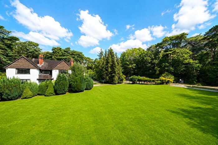 5 Bedroom Detached House For Sale In Heath House Road, Worplesdon Hill, Surrey, GU22