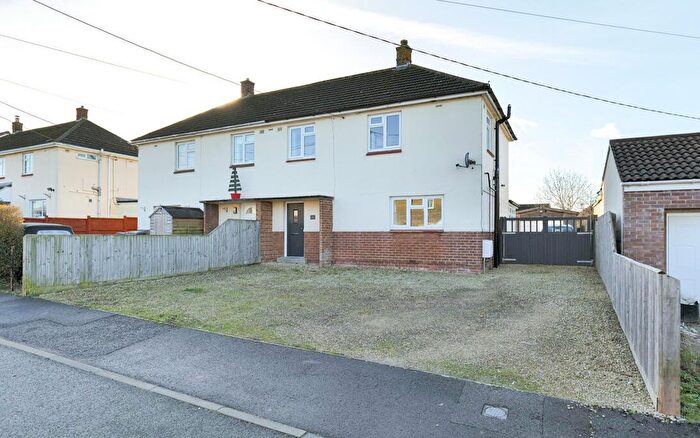 3 Bedroom Semi Detached House For Sale In Craybourne Road, Melksham, SN12