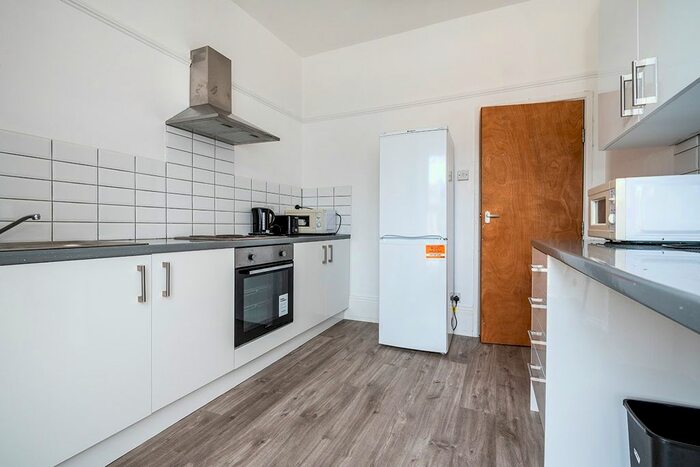 3 Bedroom Flat To Rent In B 7 Hill Park Crescent, Plymouth PL4