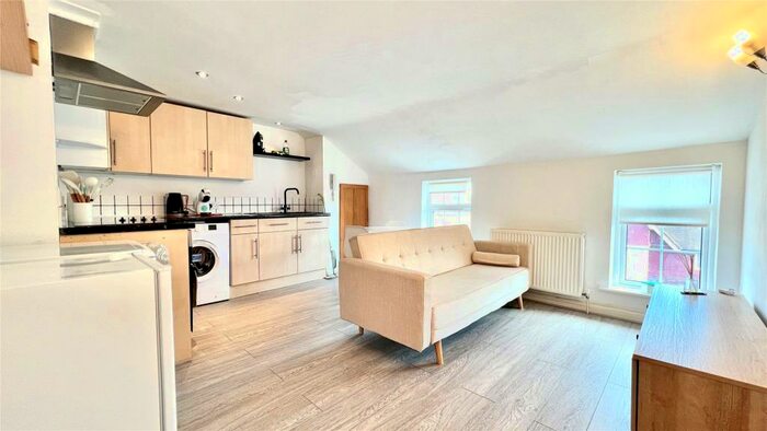 1 Bedroom Apartment To Rent In George Street, Reading, Berkshire, RG1