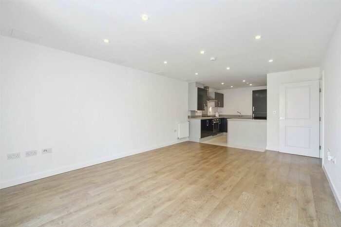 1 Bedroom Flat To Rent In Greenwich High Road, London, SE10