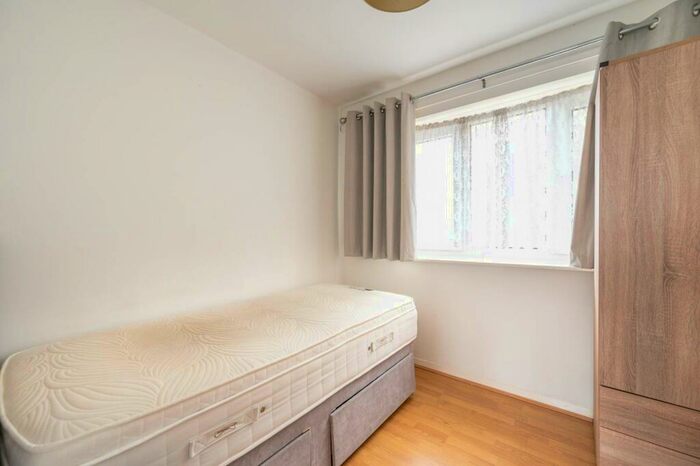 2 Bedroom Flat To Rent In Libra Road, Plaistow, London, E13