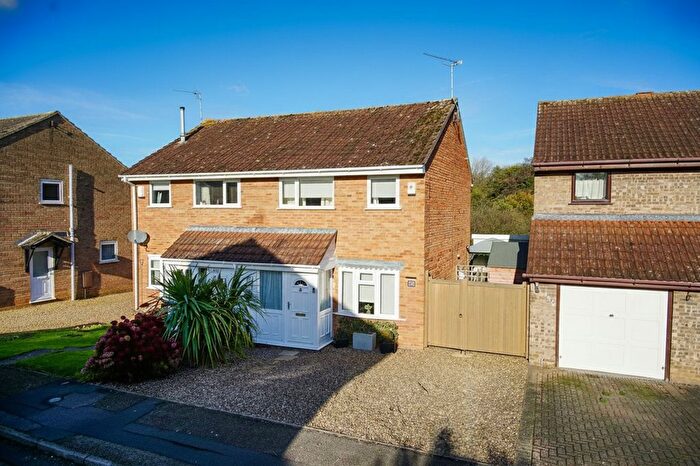 2 Bedroom Semi Detached House For Sale In Chestnut Avenue, Spixworth, Norwich, NR10