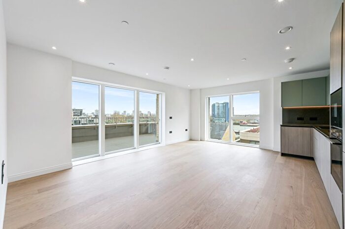 3 Bedroom Flat To Rent In Chelsea Botanica Apartments, Fulham, London, SW6