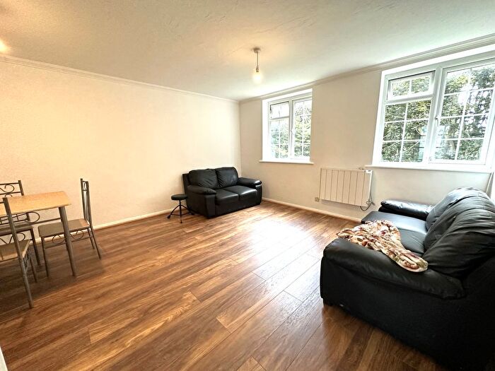2 Bedroom Flat To Rent In Barbican Road, Greenford, UB6