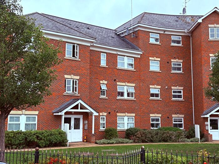 2 Bedroom Flat To Rent In Crispin Way, Uxbridge, UB8