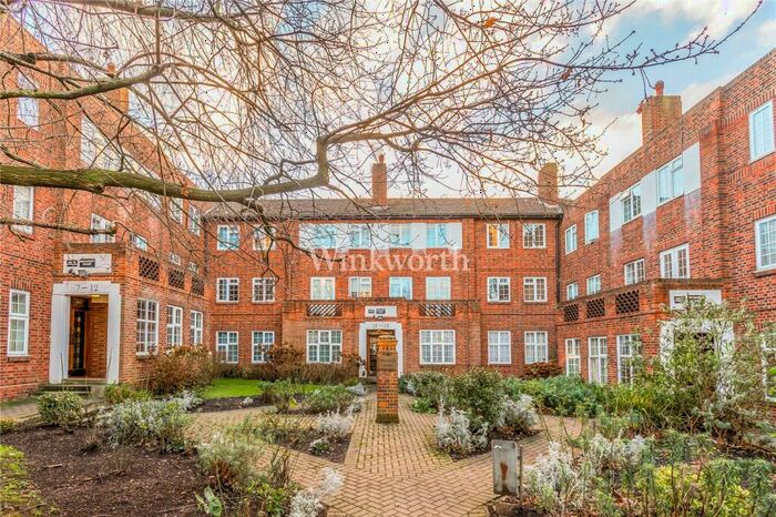 2 Bedroom Apartment To Rent In Beechcroft Avenue, London, NW11