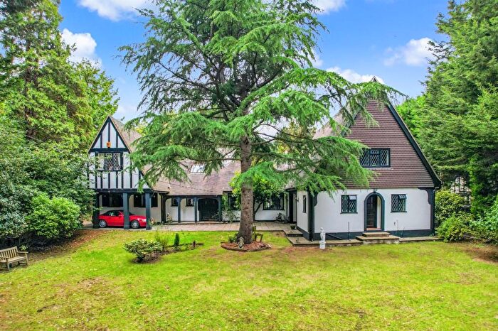 4 Bedroom Detached House For Sale In Frog Street, Kelvedon Hatch, CM15