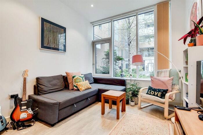 1 Bedroom Flat To Rent In Spectrum Way, Wandsworth Park, SW18