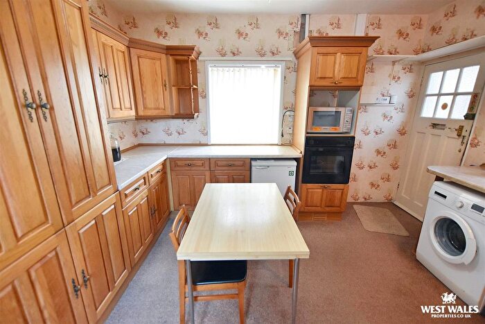 2 Bedroom Detached Bungalow For Sale In Hayston Avenue, Hakin, Milford Haven, SA73