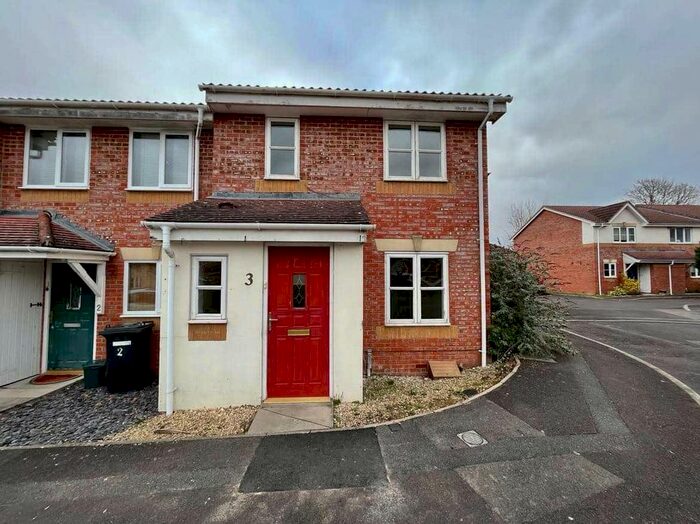 3 Bedroom End Of Terrace House To Rent In Richmond Avenue, Thatcham, RG19
