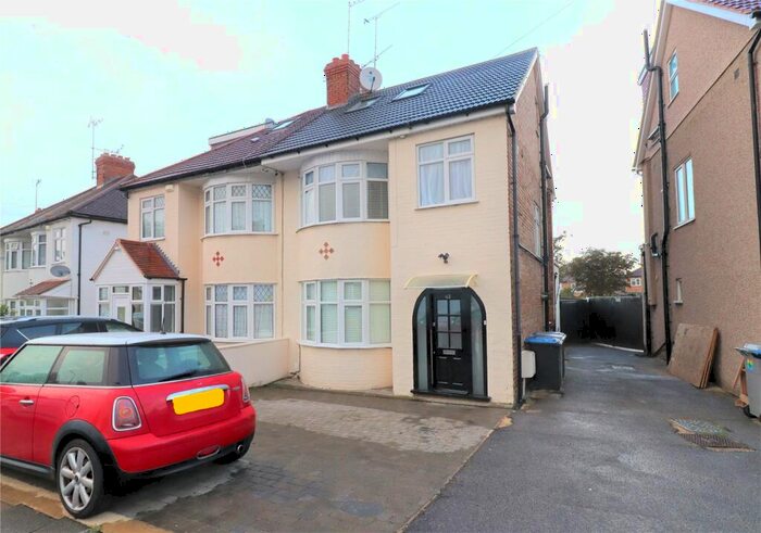 3 Bedroom Duplex To Rent In Grove Crescent, Kingsbury, London, NW9