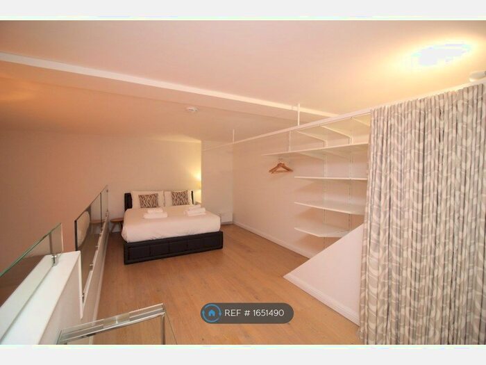 1 Bedroom Flat To Rent In Mcdonald Road, Edinburgh, EH7