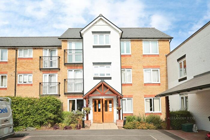 1 Bedroom Flat To Rent In Sheldon Lodge, High Street, Berkhamsted, HP4