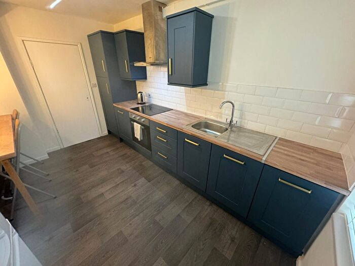 3 Bedroom Flat To Rent In Ferncliffe Road, Birmingham, B17