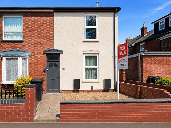 2 Bedroom End Of Terrace House For Sale In Wellington Street, Lincoln, LN1