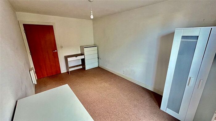 2 Bedroom Flat For Sale In Worsdell Drive, Gateshead, Tyne And Wear, NE8