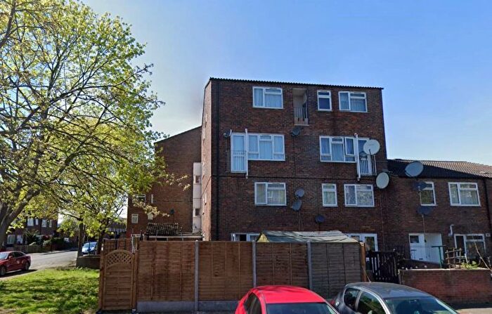 3 Bedroom Maisonette For Sale In Union Road, Northolt, UB5