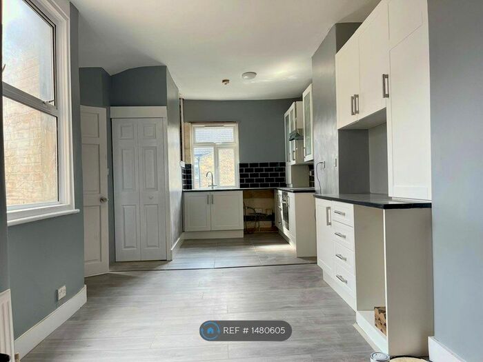 3 Bedroom Maisonette To Rent In Ling Road, London, E16