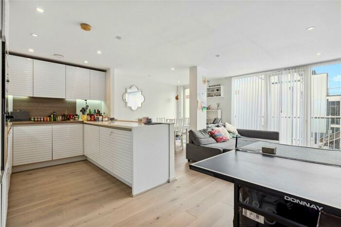 2 Bedroom Apartment To Rent In Central Street, London, EC1V