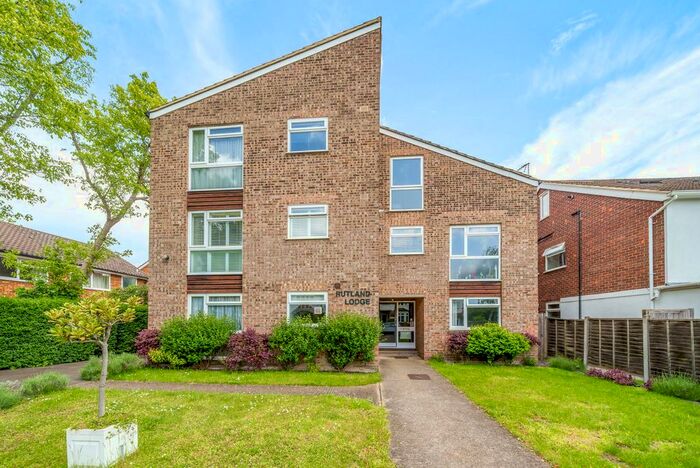 2 Bedroom Flat To Rent In Rutland Lodge, Anlaby Road, Teddington, TW11