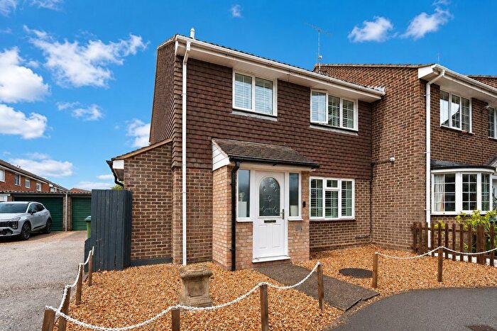 4 Bedroom End Of Terrace House For Sale In Orchard Way, Barnham, Bognor Regis, PO22