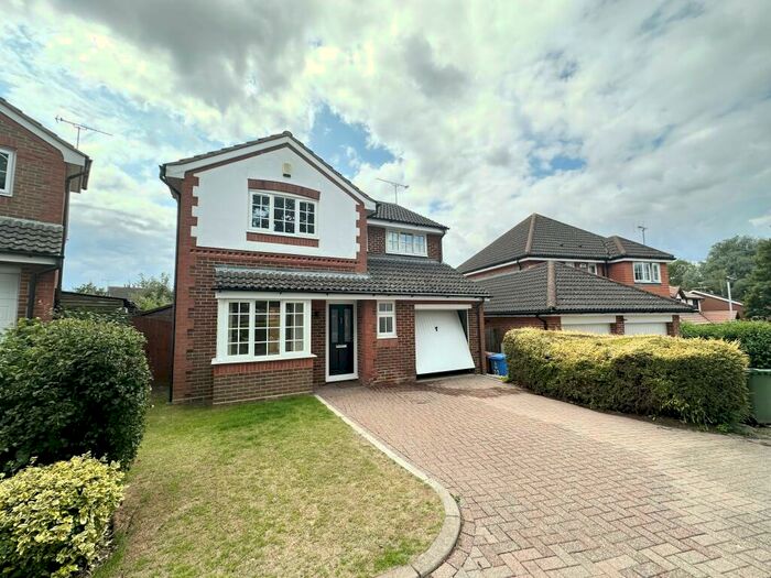 4 Bedroom Detached House To Rent In Rachael Lake View, RG42