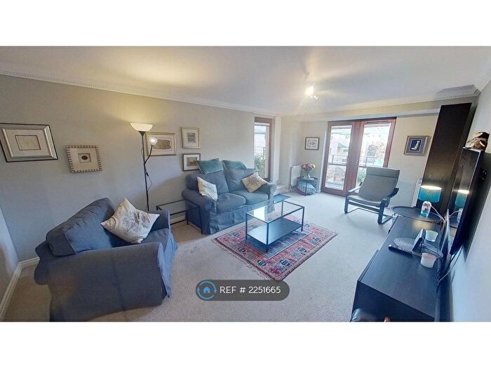 2 Bedroom Flat To Rent In St. Stephen Street, Edinburgh, EH3