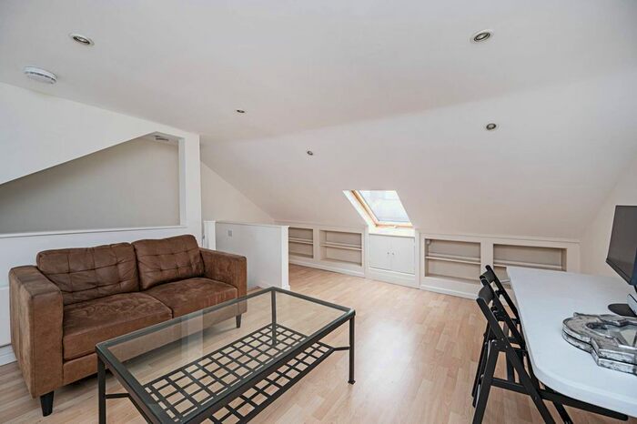 3 Bedroom Flat To Rent In Hormead Road, Westbourne Park, London, W9