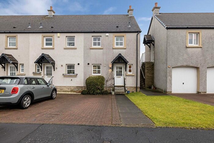 3 Bedroom End Of Terrace House For Sale In The Dell, East Renfrewshire, G77