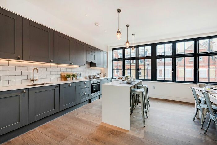 2 Bedroom Flat To Rent In Great Titchfield Street, London, W1W