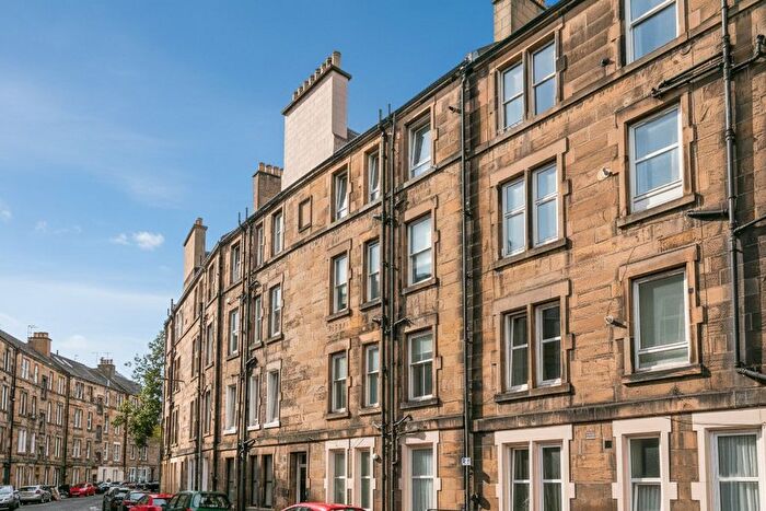 1 Bedroom Flat For Sale In Waverley Park, Edinburgh, EH8