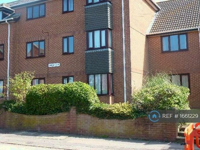2 Bedroom Flat To Rent In B, Southampton, SO15