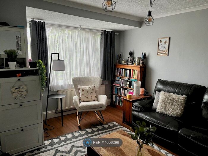 3 Bedroom End Of Terrace House To Rent In Thirlmere Avenue, Tilehurst, Reading, RG30